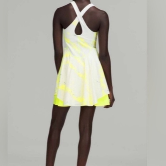 ❤️ SOLD Lululemon Court Crush Dress - Cross Court Wash Electric Lemon Size 8 - Picture 3 of 9